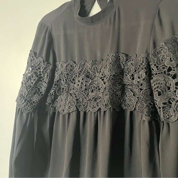 Express Mock Neck Business Casual Sheer Floral Lace/Crochet Accent Blouse XS - Picture 4 of 7